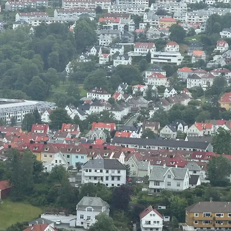 Modern With Free Parking * برغن