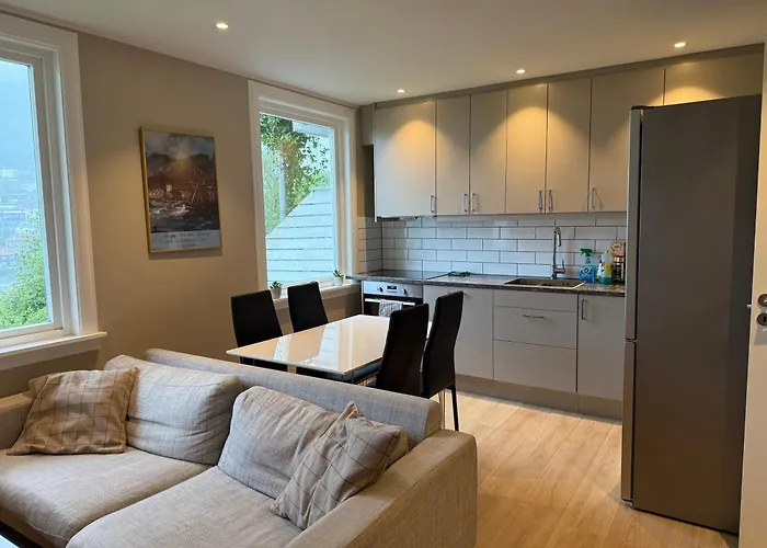 Modern With Free Parking Bergen