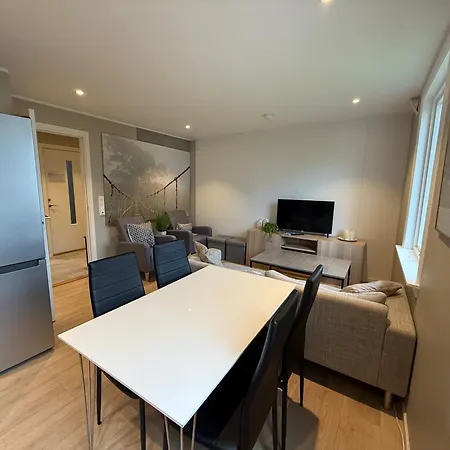 Modern With Free Parking Appartement Bergen