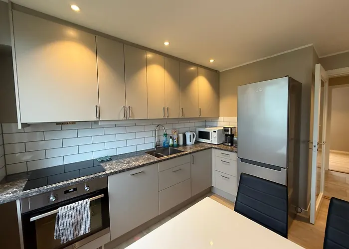 Modern With Free Parking Bergen